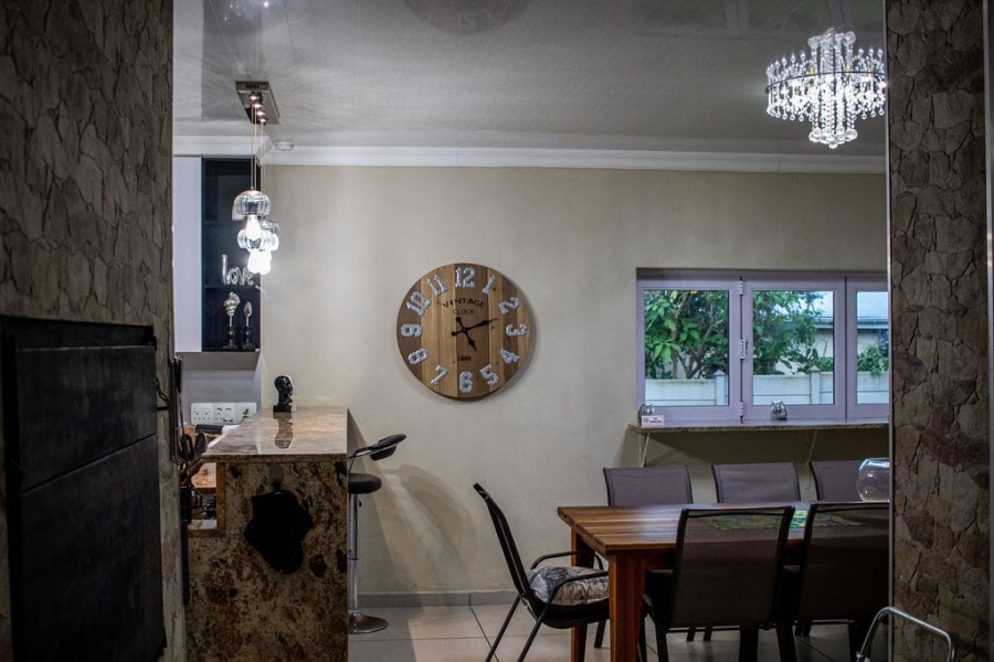 7 Bedroom Property for Sale in Aston Bay Eastern Cape